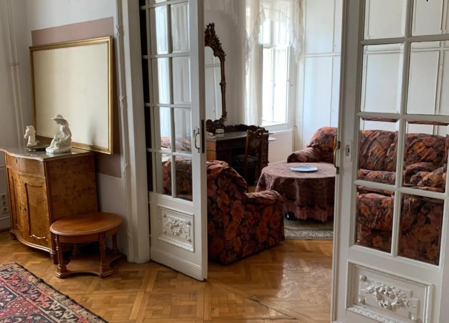Libra Grande Venetian Style Apartment Budapest