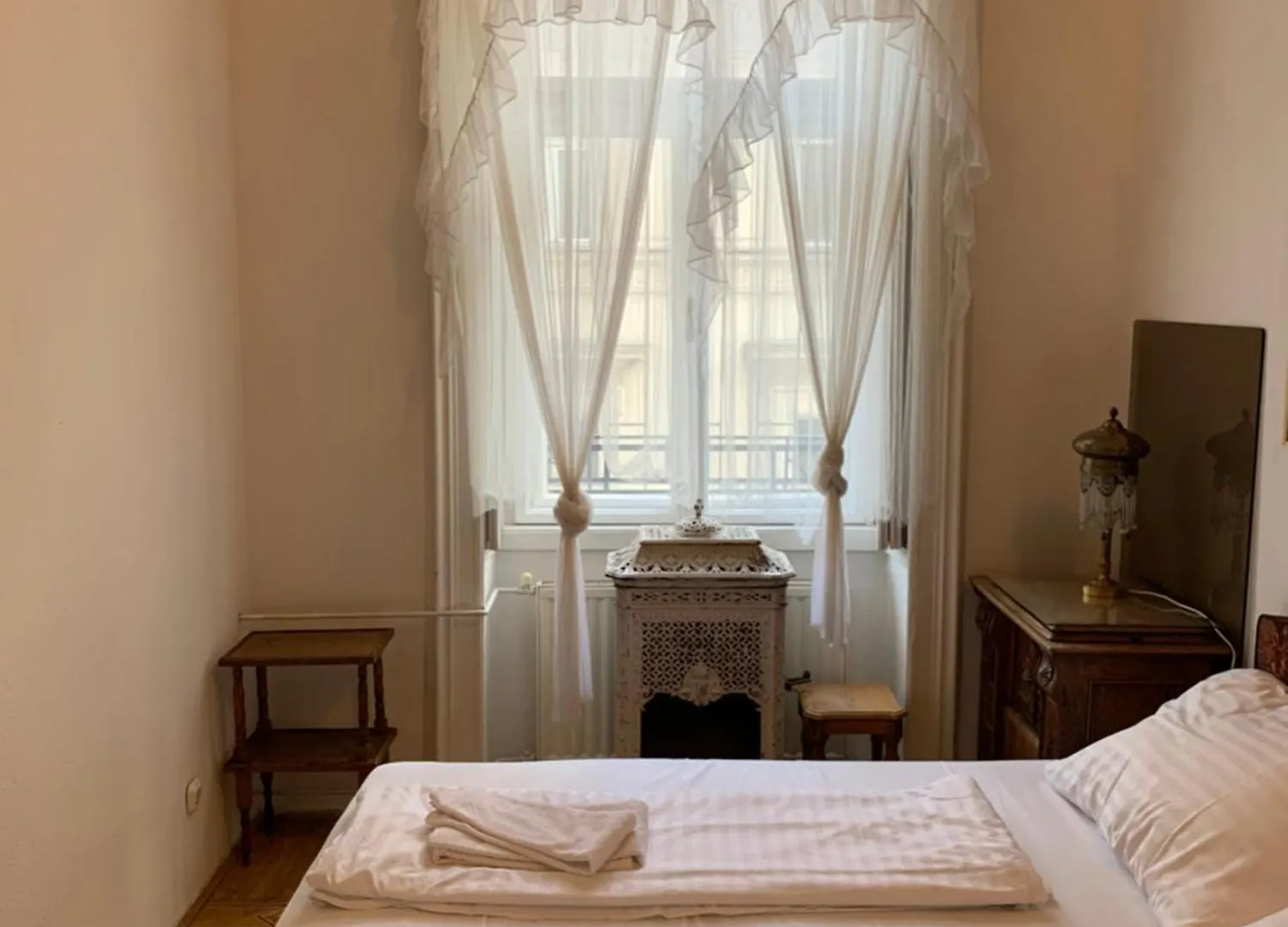 Libra Grande Venetian Style Apartment Budapest